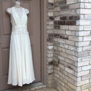 Beautiful egg shell prom dress!